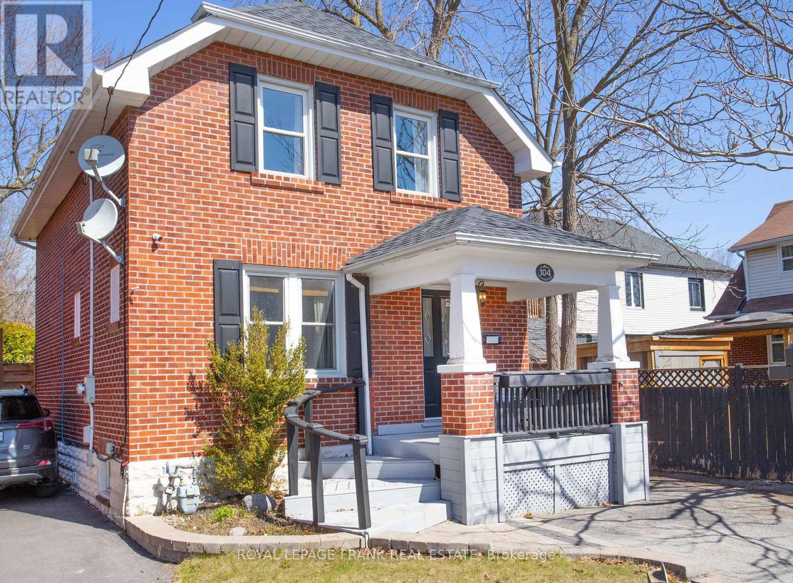 












104 MCLAUGHLIN BOULEVARD

,
Oshawa (McLaughlin),




Ontario
L1G2P3

