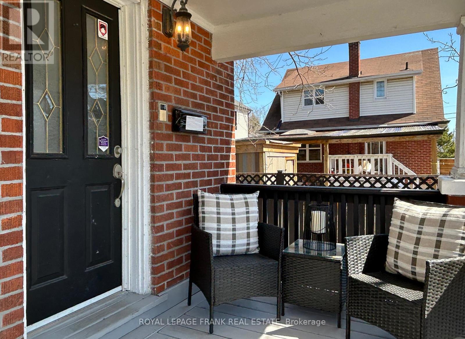 












104 MCLAUGHLIN BOULEVARD

,
Oshawa (McLaughlin),




Ontario
L1G2P3

