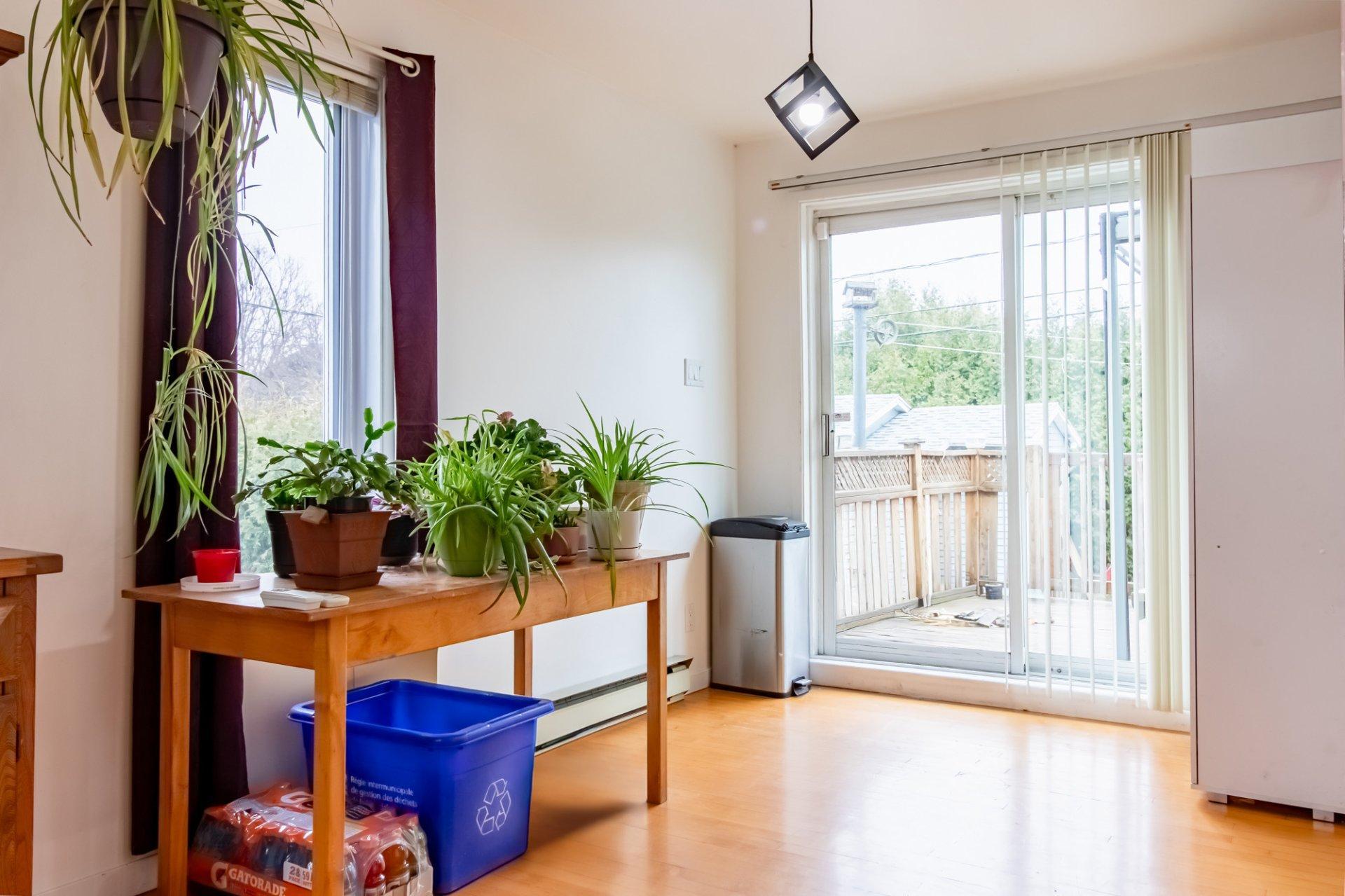 









3615


Côte Rosemont

,
Trois-Rivières,




QC
G8Y6G4

