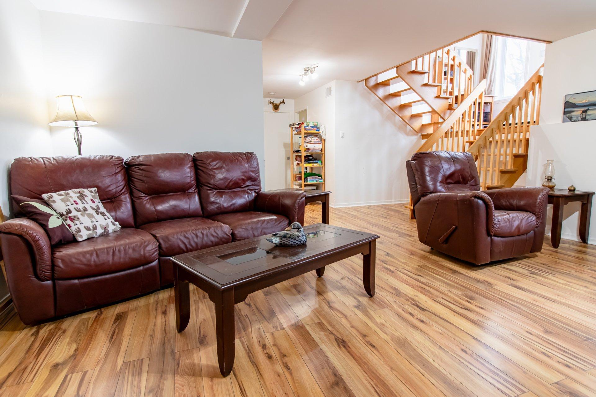 









3615


Côte Rosemont

,
Trois-Rivières,




QC
G8Y6G4

