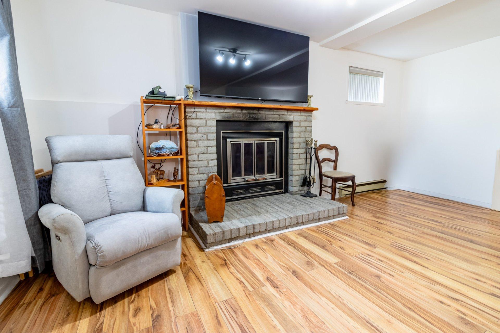 









3615


Côte Rosemont

,
Trois-Rivières,




QC
G8Y6G4

