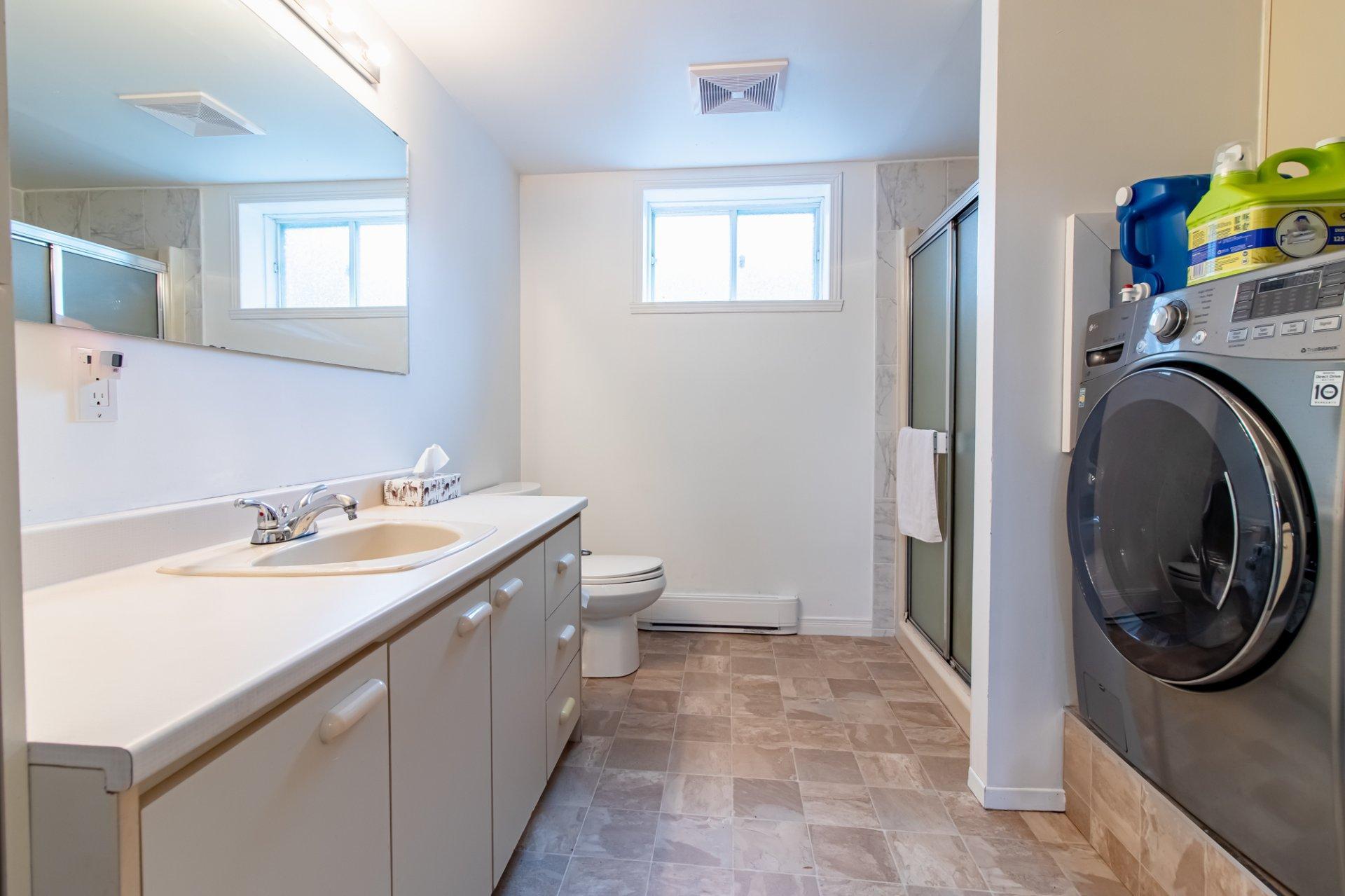 









3615


Côte Rosemont

,
Trois-Rivières,




QC
G8Y6G4

