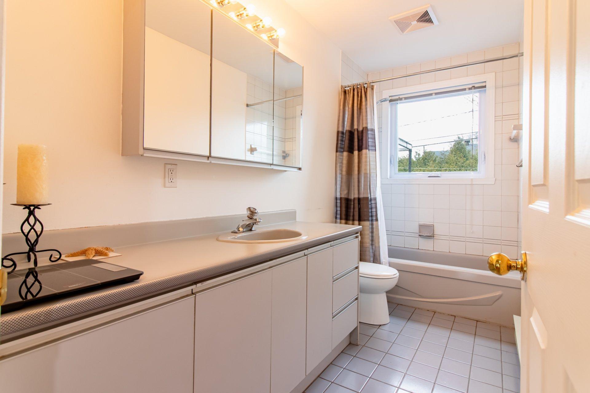 









3615


Côte Rosemont

,
Trois-Rivières,




QC
G8Y6G4


