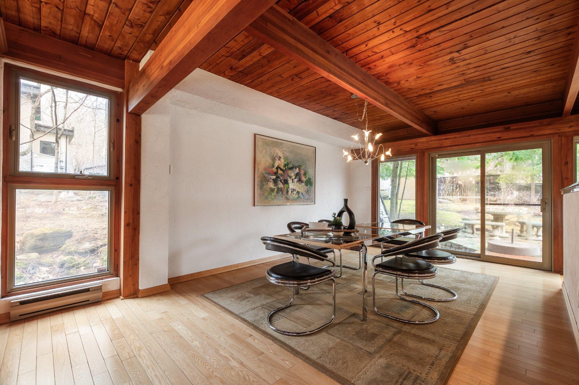 









821


Place des Grands-Ducs

,
Saint-Bruno-de-Montarville,




QC
J3V6E4

