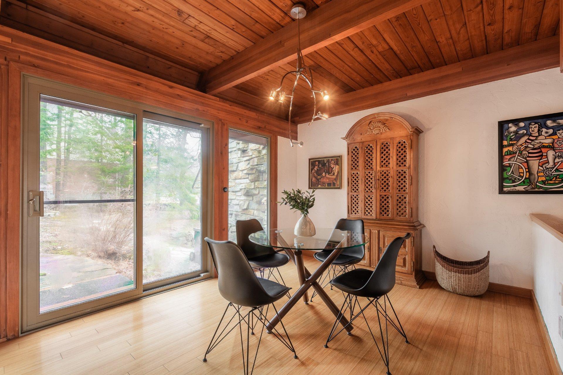









821


Place des Grands-Ducs

,
Saint-Bruno-de-Montarville,




QC
J3V6E4

