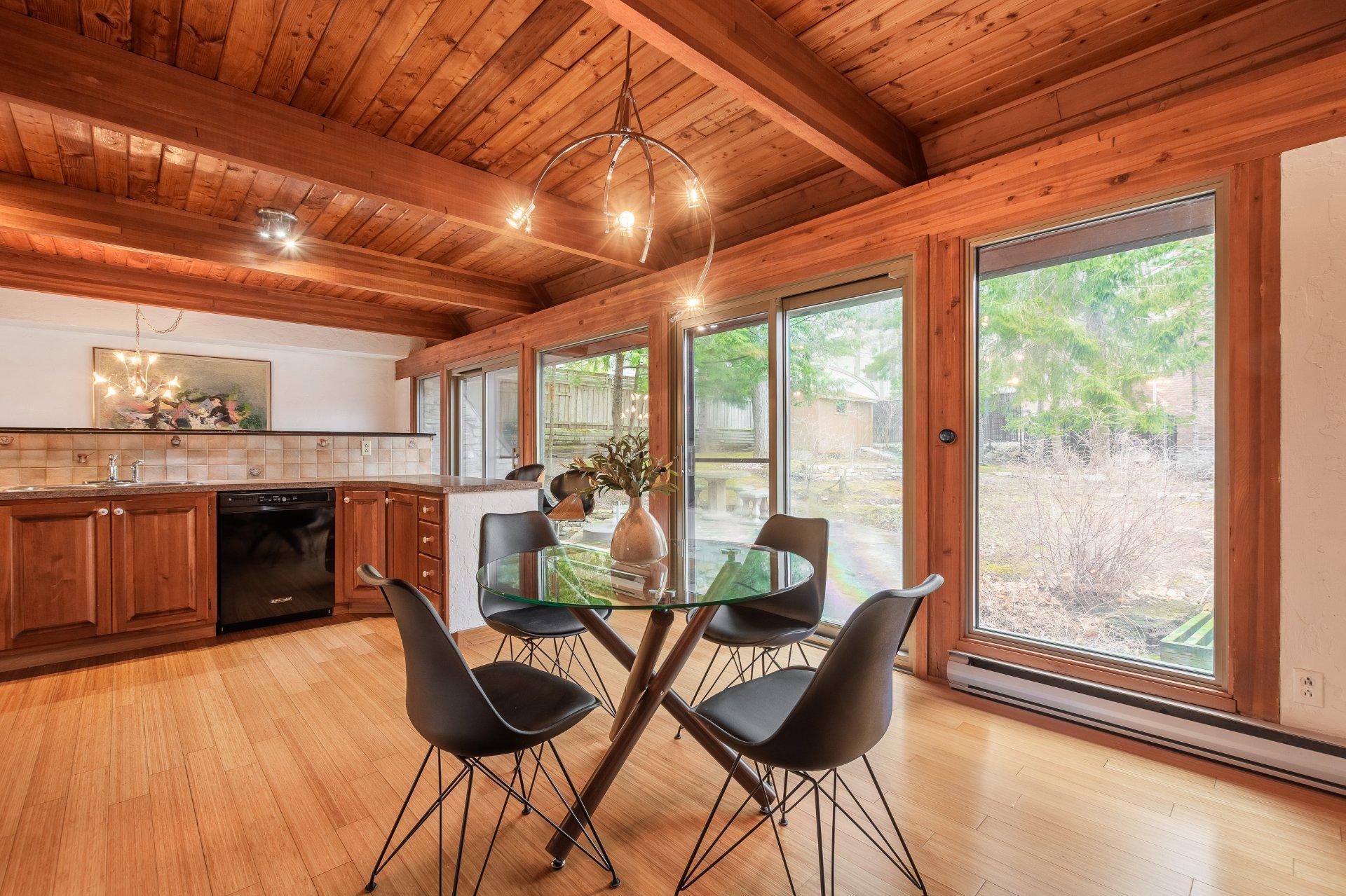 









821


Place des Grands-Ducs

,
Saint-Bruno-de-Montarville,




QC
J3V6E4

