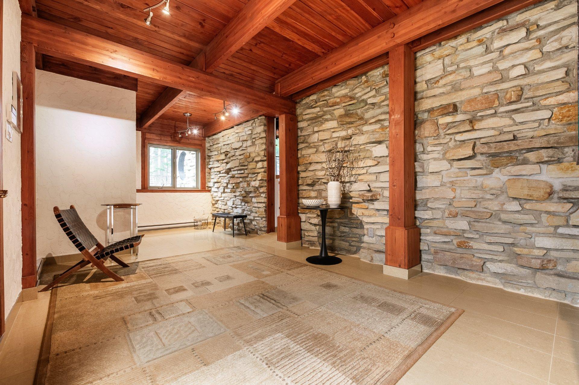 









821


Place des Grands-Ducs

,
Saint-Bruno-de-Montarville,




QC
J3V6E4

