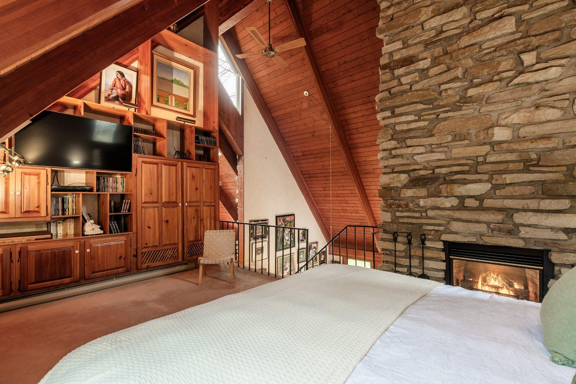 









821


Place des Grands-Ducs

,
Saint-Bruno-de-Montarville,




QC
J3V6E4

