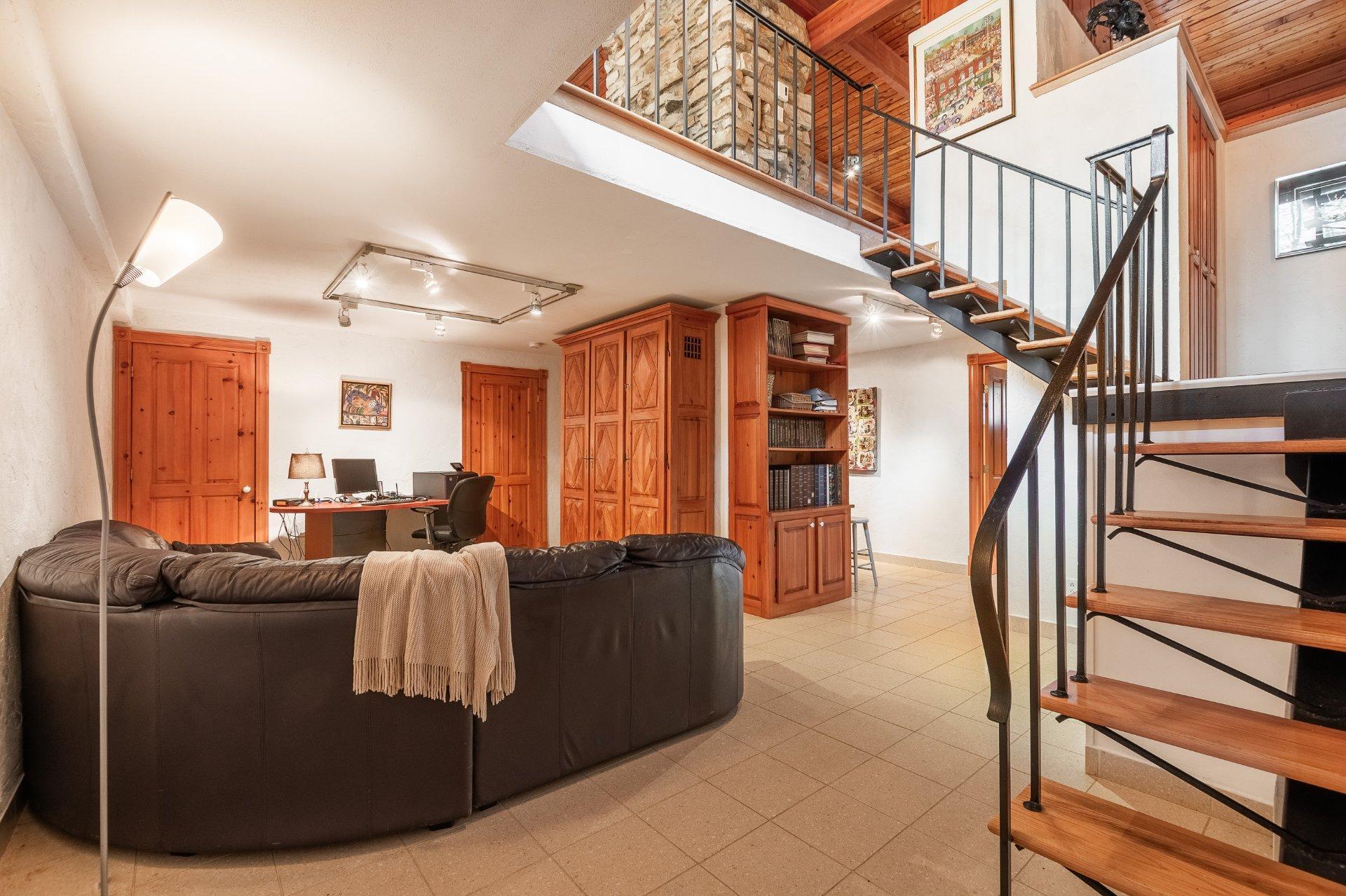 









821


Place des Grands-Ducs

,
Saint-Bruno-de-Montarville,




QC
J3V6E4

