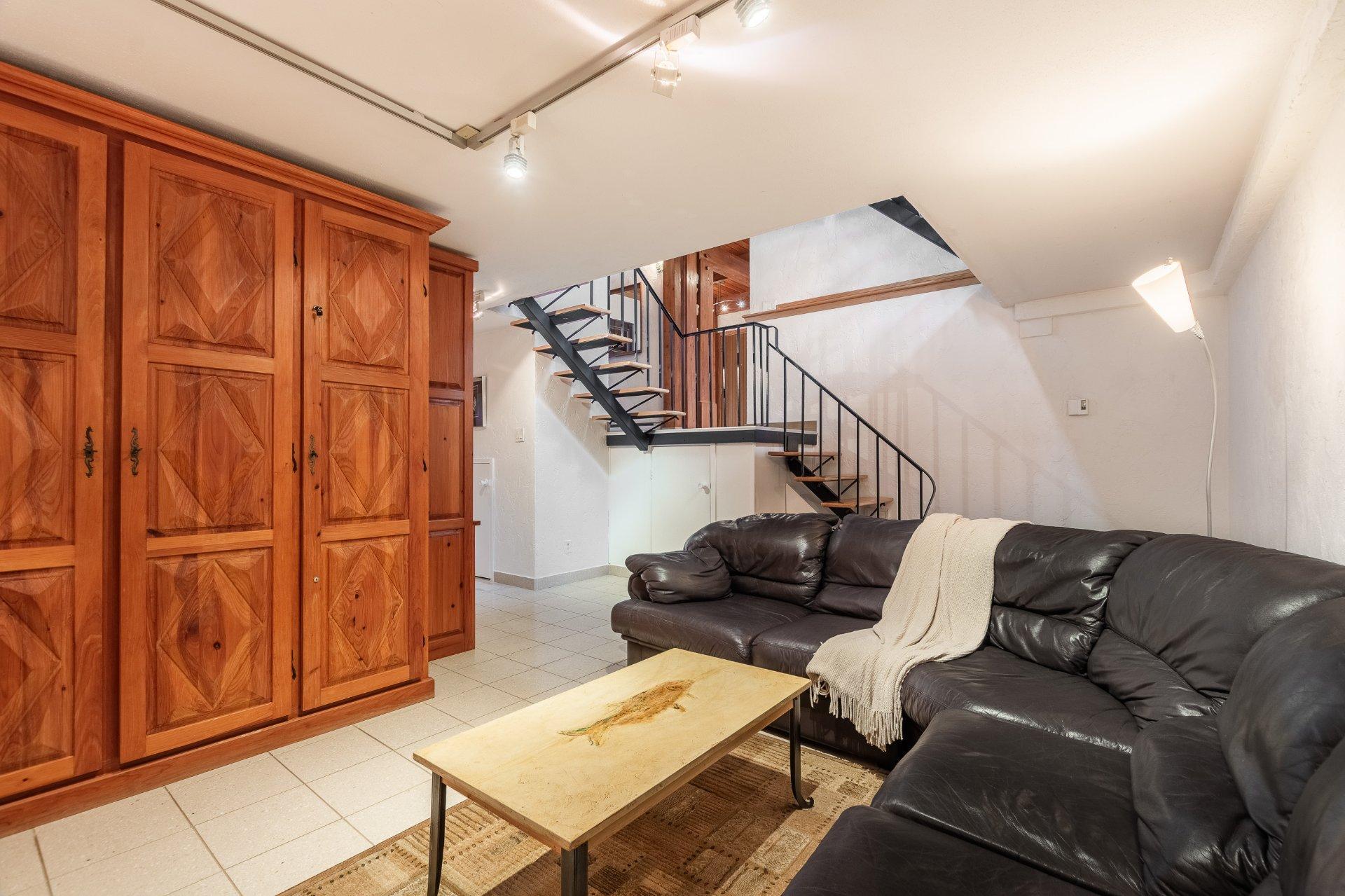 









821


Place des Grands-Ducs

,
Saint-Bruno-de-Montarville,




QC
J3V6E4

