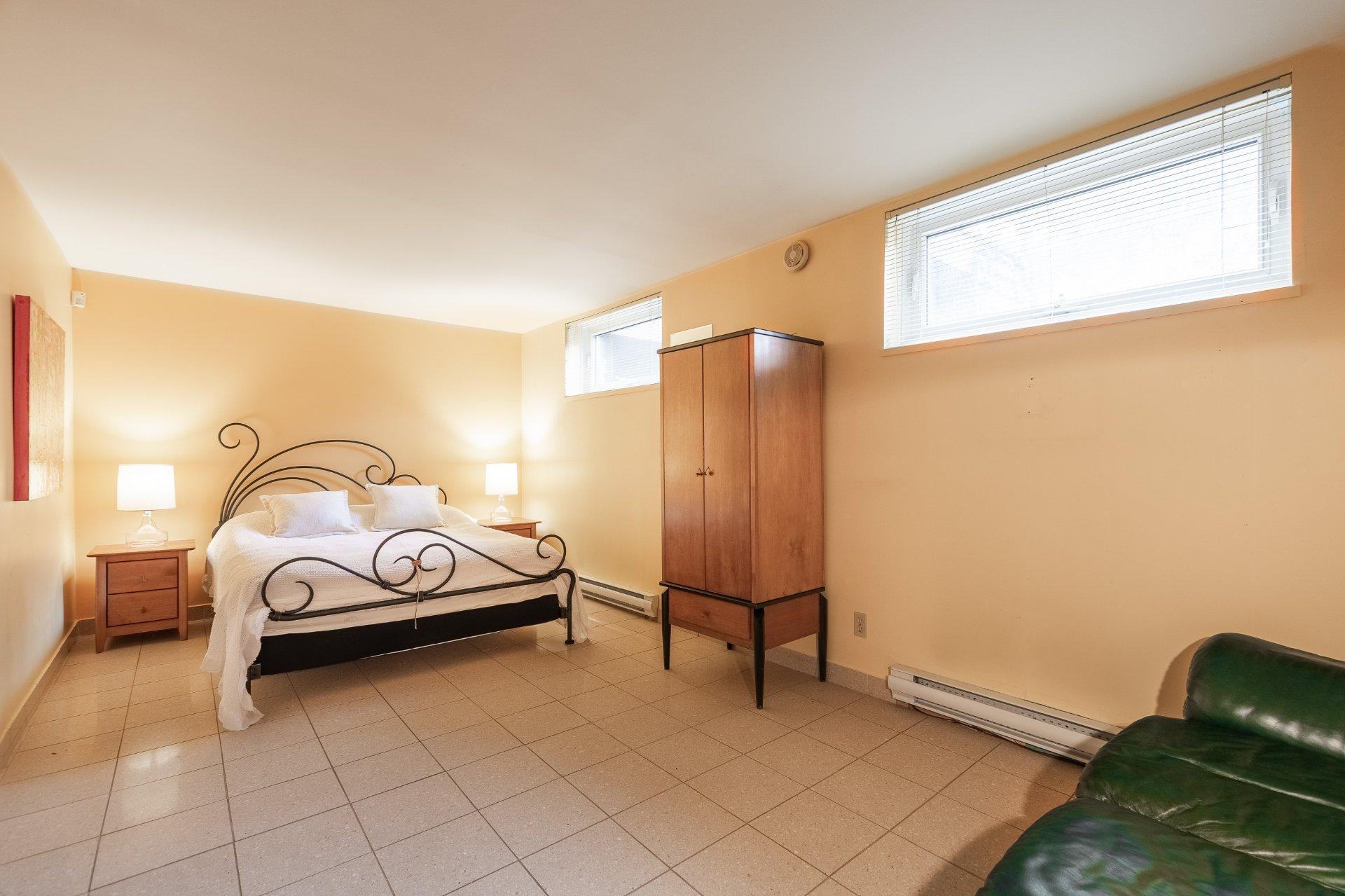 









821


Place des Grands-Ducs

,
Saint-Bruno-de-Montarville,




QC
J3V6E4


