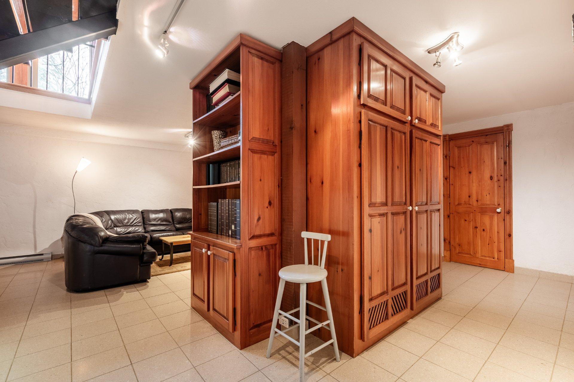 









821


Place des Grands-Ducs

,
Saint-Bruno-de-Montarville,




QC
J3V6E4

