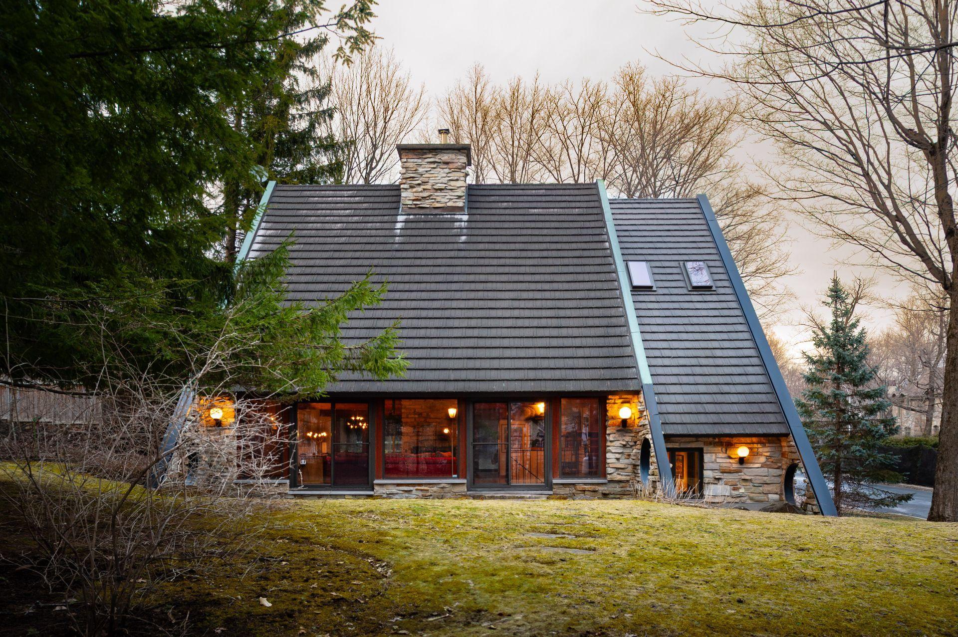 









821


Place des Grands-Ducs

,
Saint-Bruno-de-Montarville,




QC
J3V6E4

