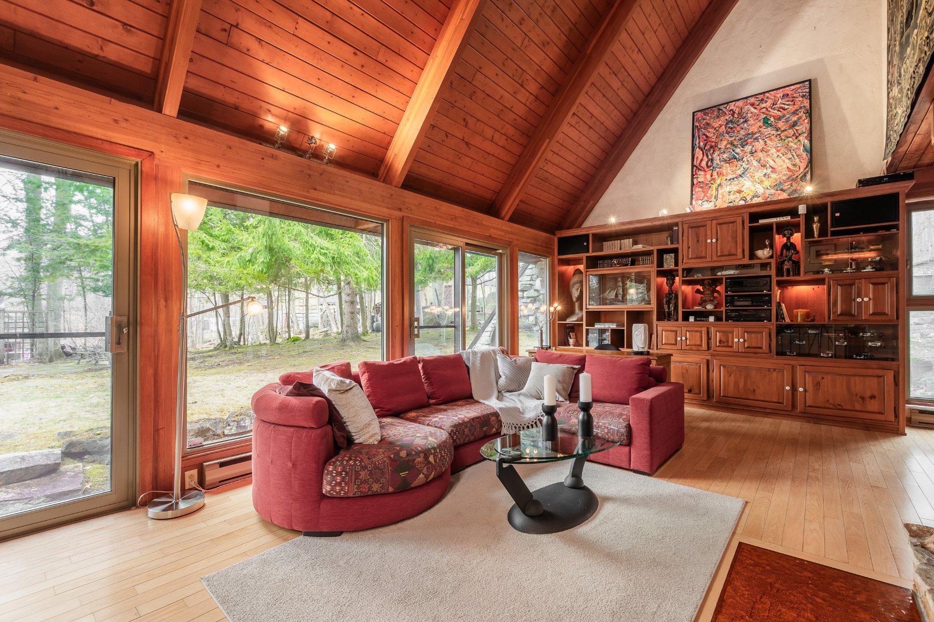 









821


Place des Grands-Ducs

,
Saint-Bruno-de-Montarville,




QC
J3V6E4

