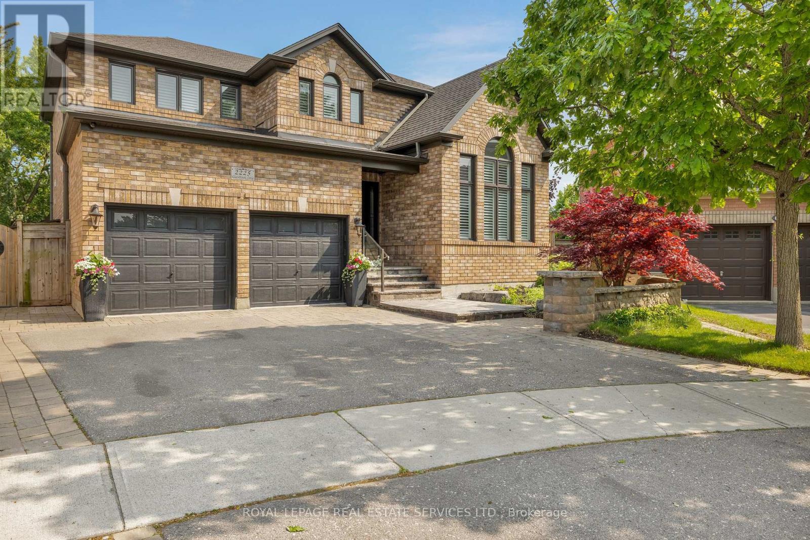 












2225 GLAZEBROOK CIRCLE

,
Oakville,




Ontario
L6M5B5


