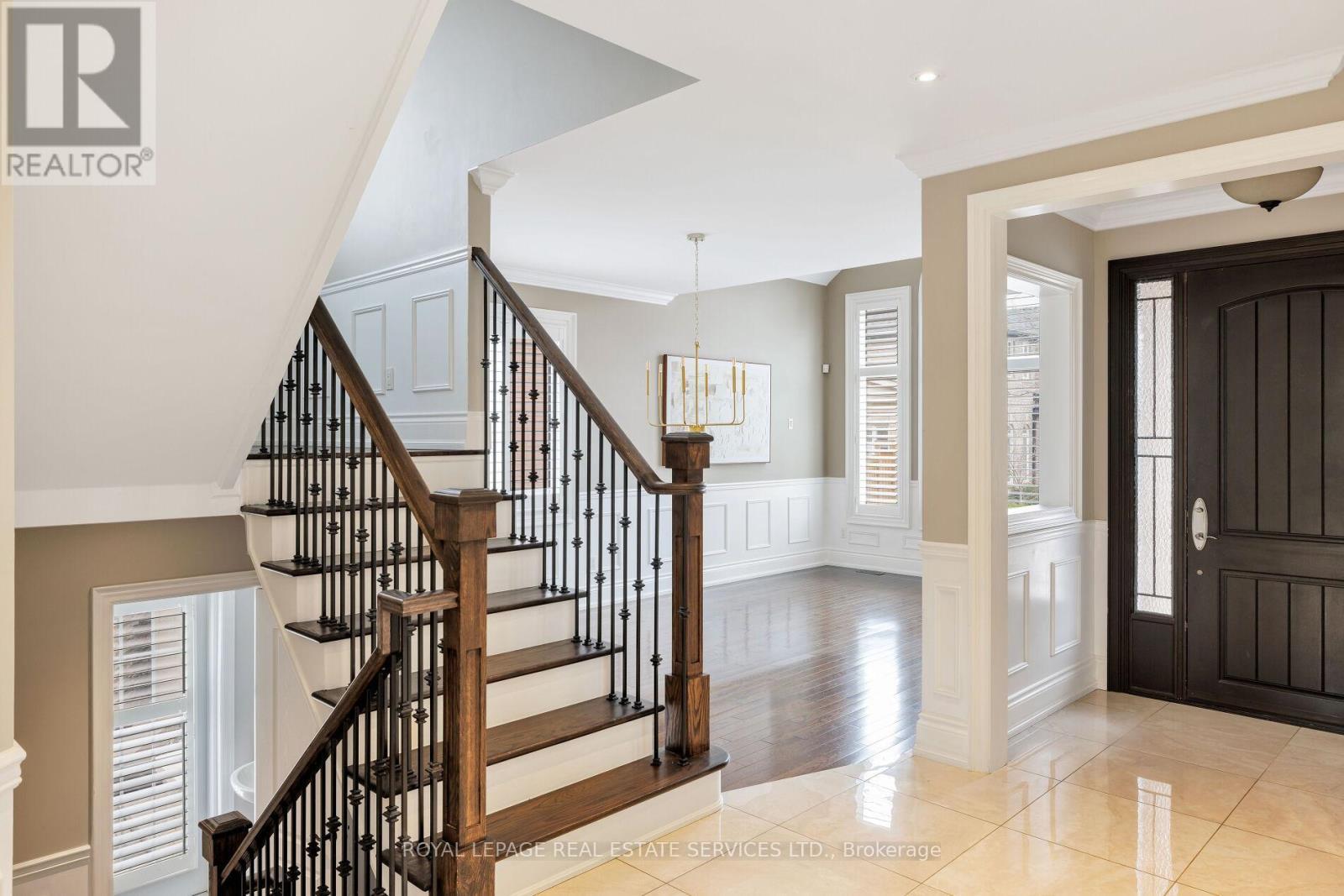 












2225 GLAZEBROOK CIRCLE

,
Oakville,




Ontario
L6M5B5

