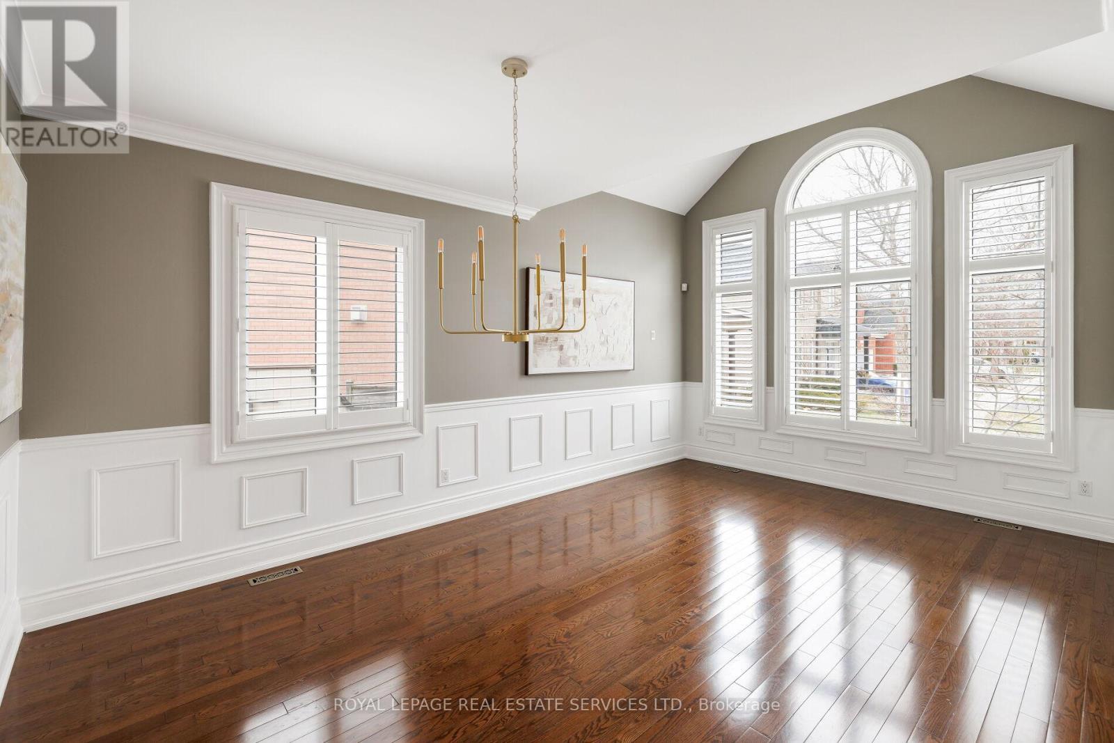












2225 GLAZEBROOK CIRCLE

,
Oakville,




Ontario
L6M5B5

