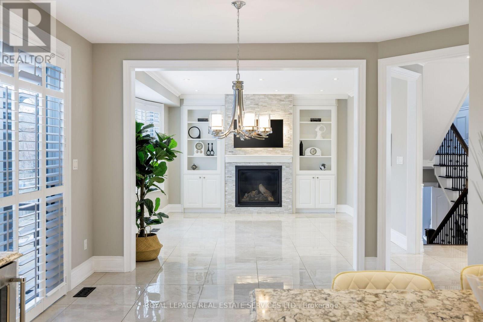 












2225 GLAZEBROOK CIRCLE

,
Oakville,




Ontario
L6M5B5

