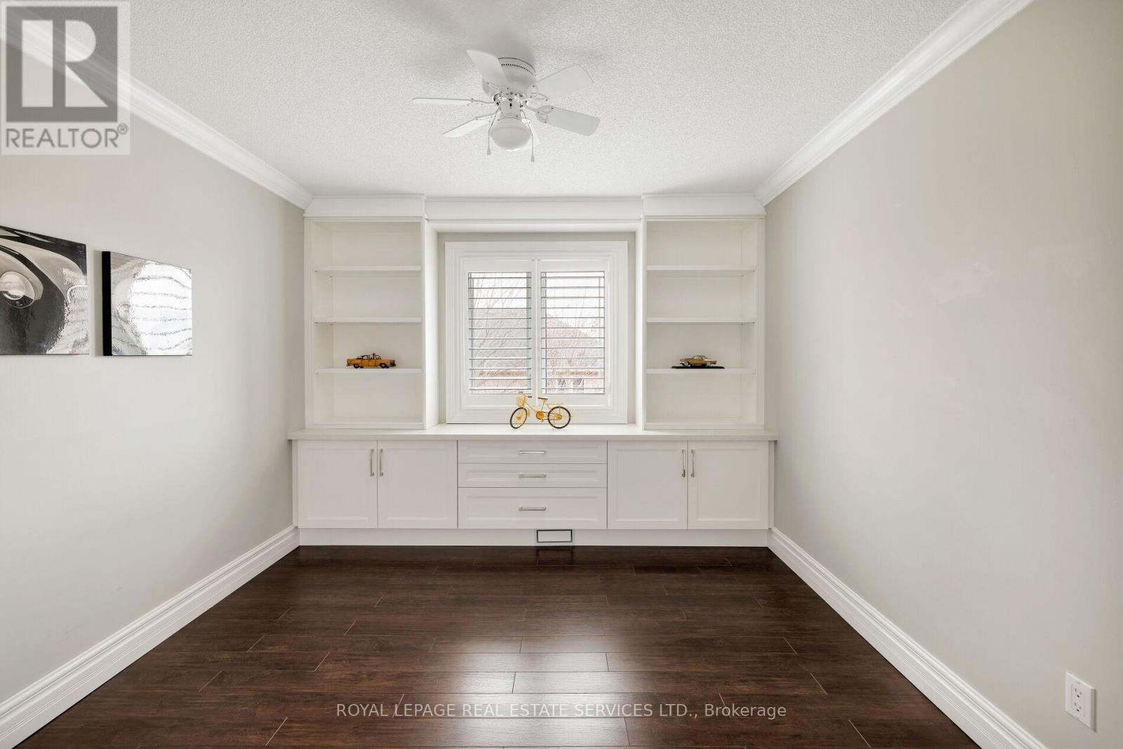 












2225 GLAZEBROOK CIRCLE

,
Oakville,




Ontario
L6M5B5

