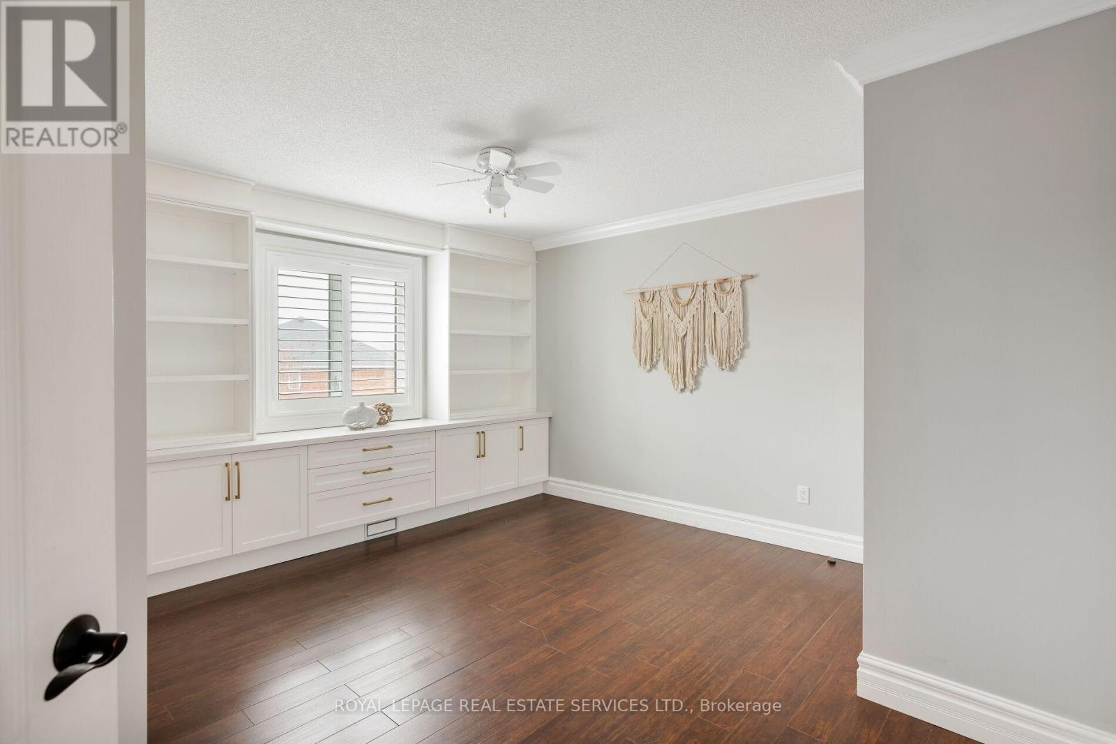 












2225 GLAZEBROOK CIRCLE

,
Oakville,




Ontario
L6M5B5

