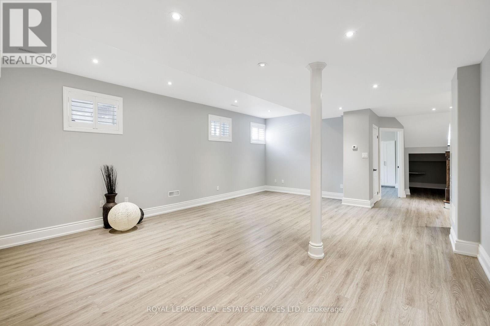 












2225 GLAZEBROOK CIRCLE

,
Oakville,




Ontario
L6M5B5

