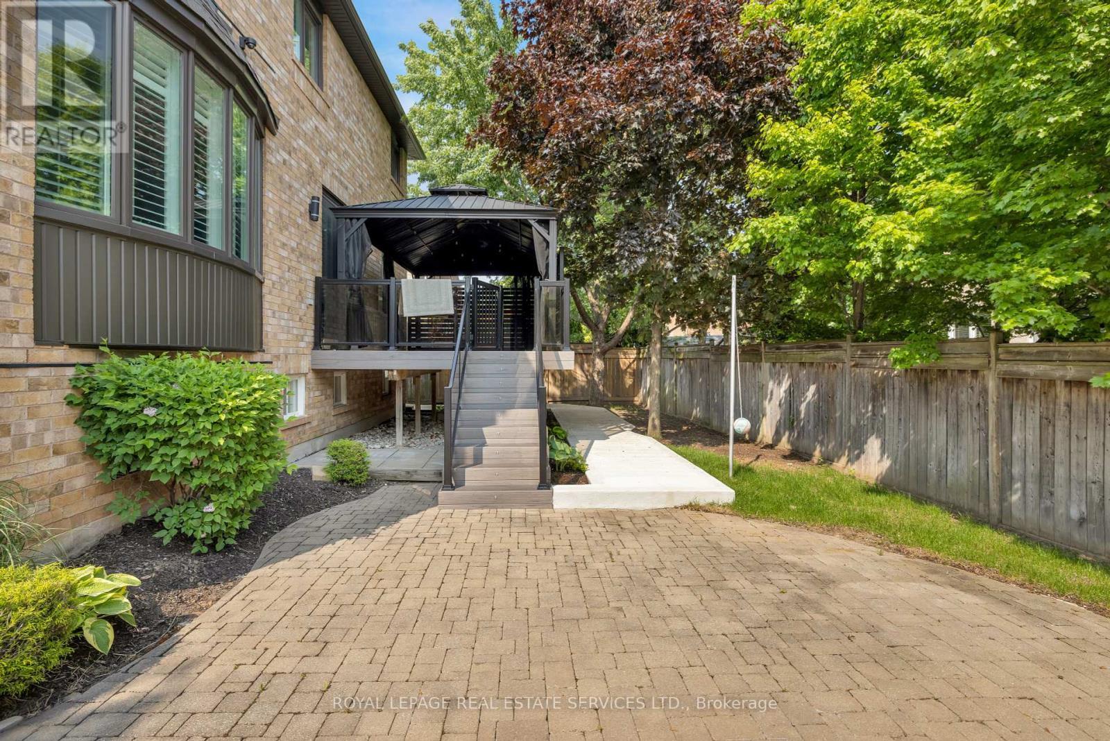 












2225 GLAZEBROOK CIRCLE

,
Oakville,




Ontario
L6M5B5

