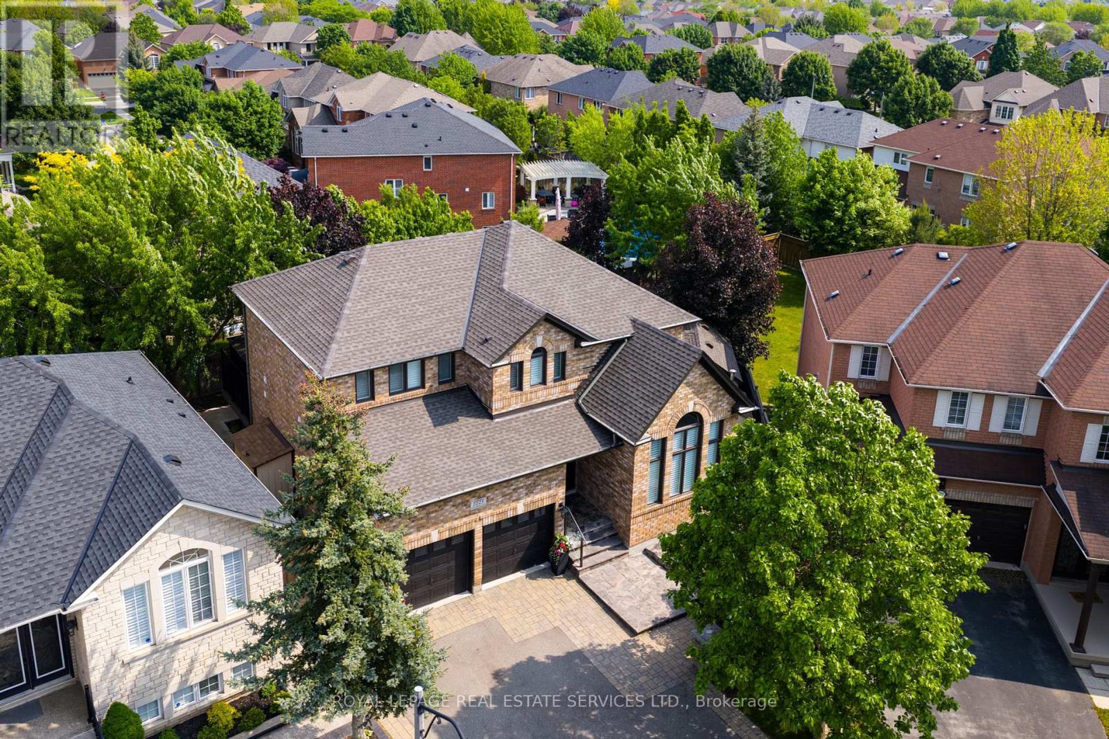 












2225 GLAZEBROOK CIRCLE

,
Oakville,




Ontario
L6M5B5


