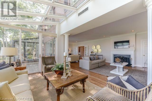 












16 ENNISCLARE DRIVE W

,
Oakville,




Ontario
L6J4N2

