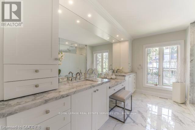 












16 ENNISCLARE DRIVE W

,
Oakville,




Ontario
L6J4N2

