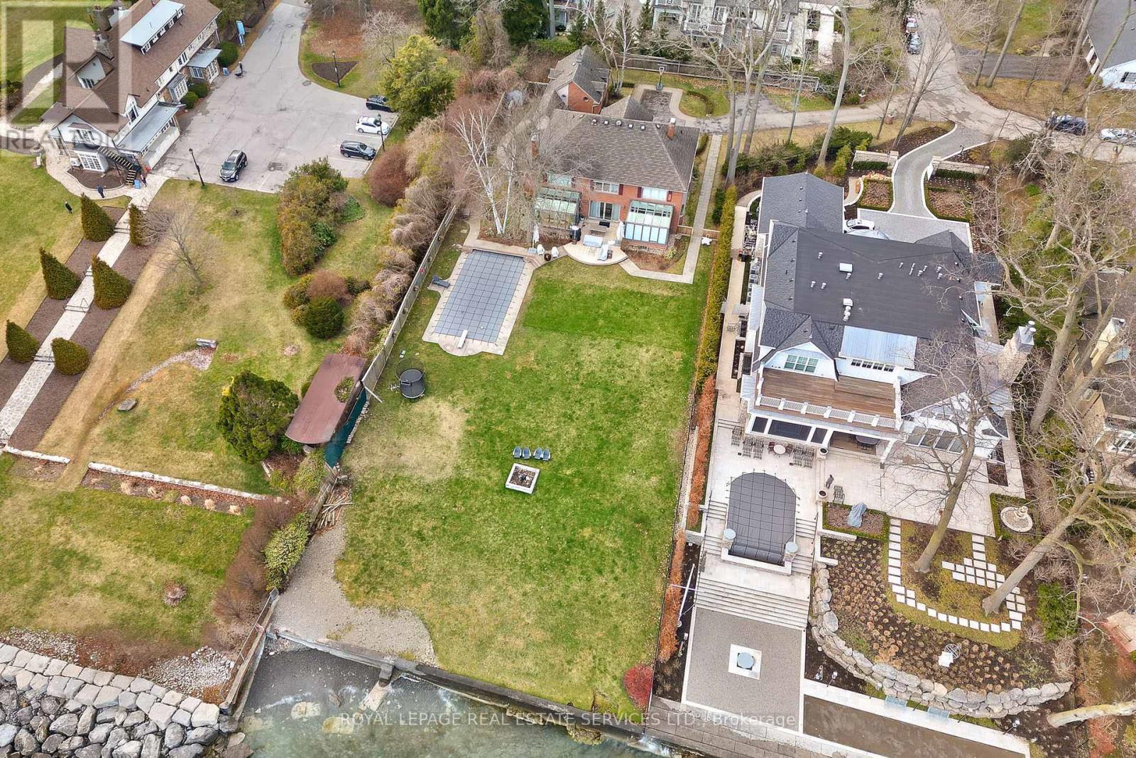 












16 ENNISCLARE DRIVE W

,
Oakville,




Ontario
L6J4N2


