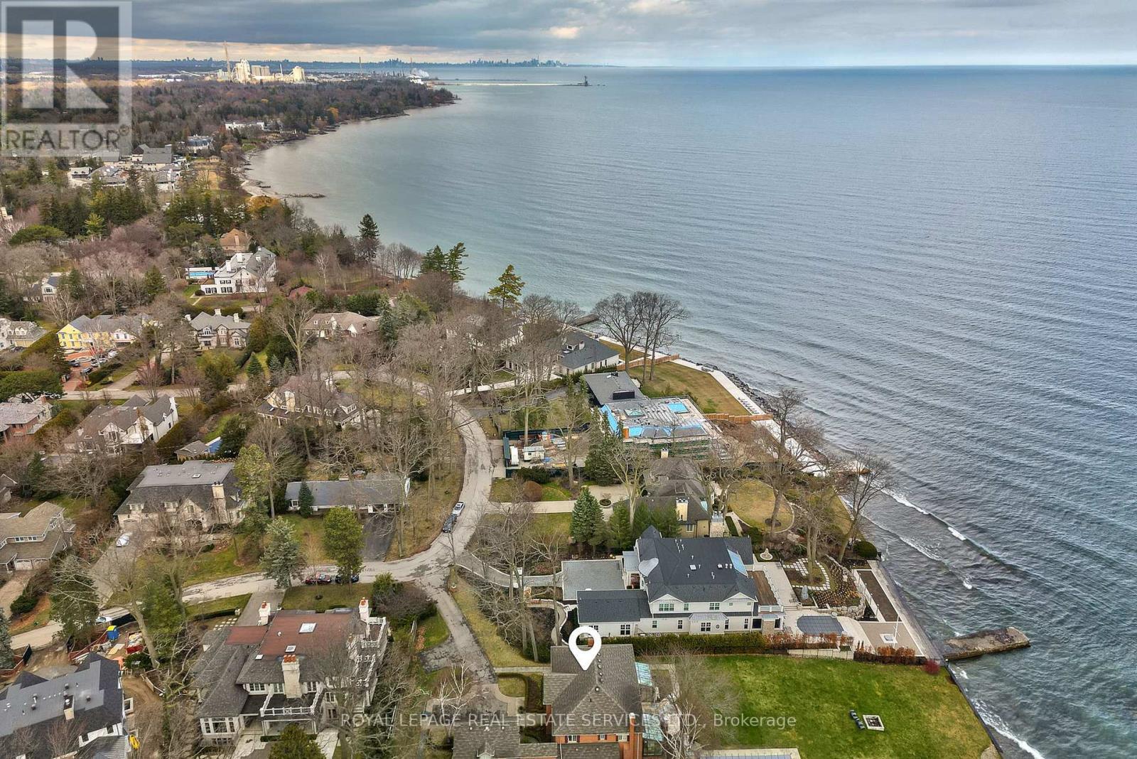 












16 ENNISCLARE DRIVE W

,
Oakville,




Ontario
L6J4N2

