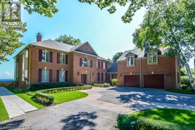 












16 ENNISCLARE DRIVE W

,
Oakville,




Ontario
L6J4N2


