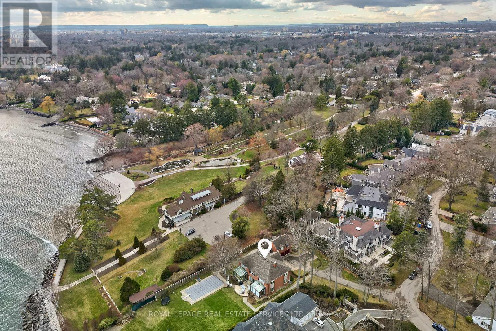 












16 ENNISCLARE DRIVE W

,
Oakville,




Ontario
L6J4N2

