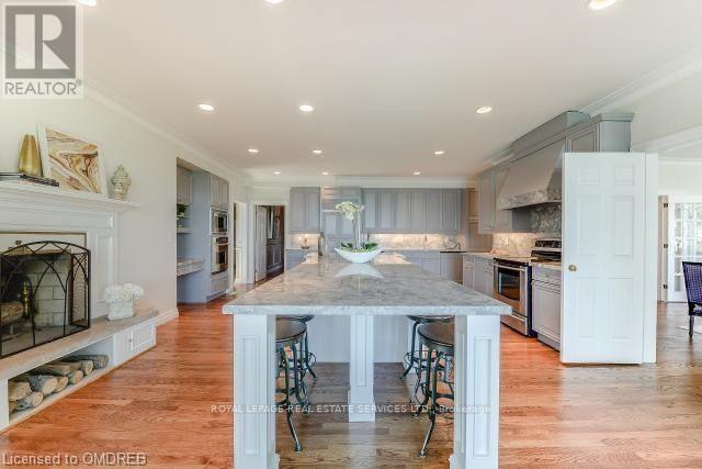 












16 ENNISCLARE DRIVE W

,
Oakville,




Ontario
L6J4N2

