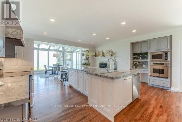 












16 ENNISCLARE DRIVE W

,
Oakville,




Ontario
L6J4N2

