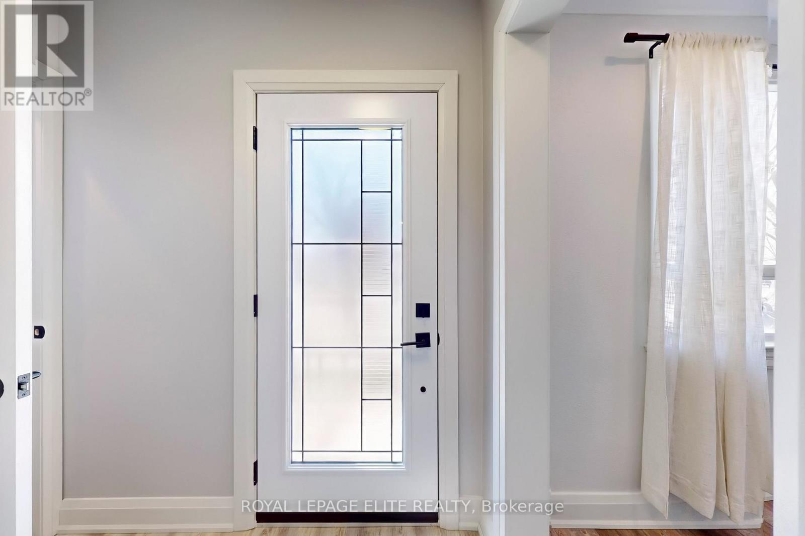 












15 STOCK AVENUE

,
Toronto,




Ontario
M8Z5C3

