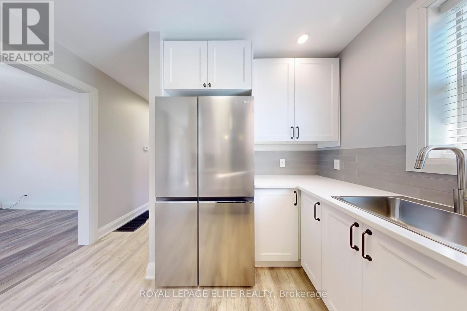 












15 STOCK AVENUE

,
Toronto,




Ontario
M8Z5C3

