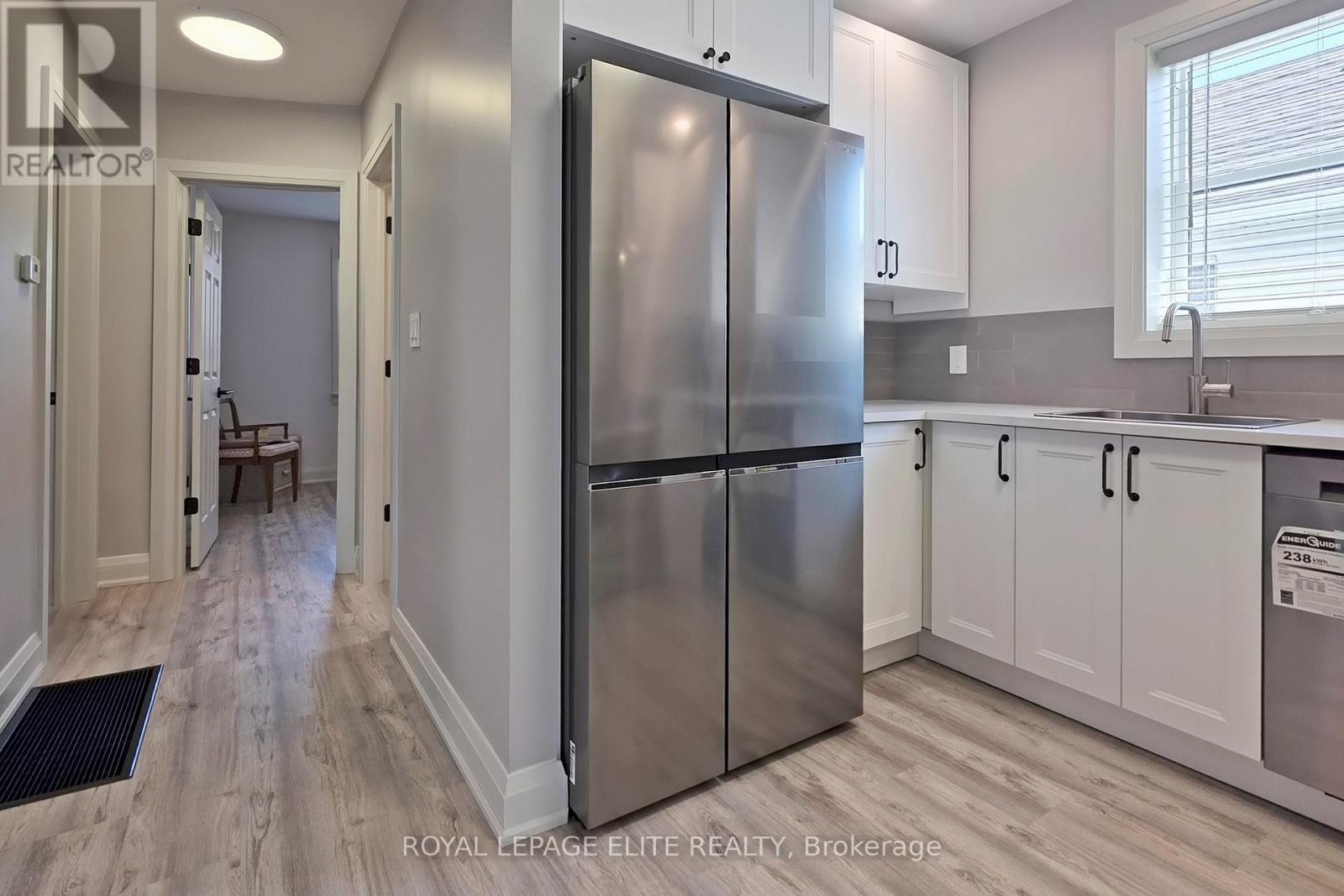 












15 STOCK AVENUE

,
Toronto,




Ontario
M8Z5C3

