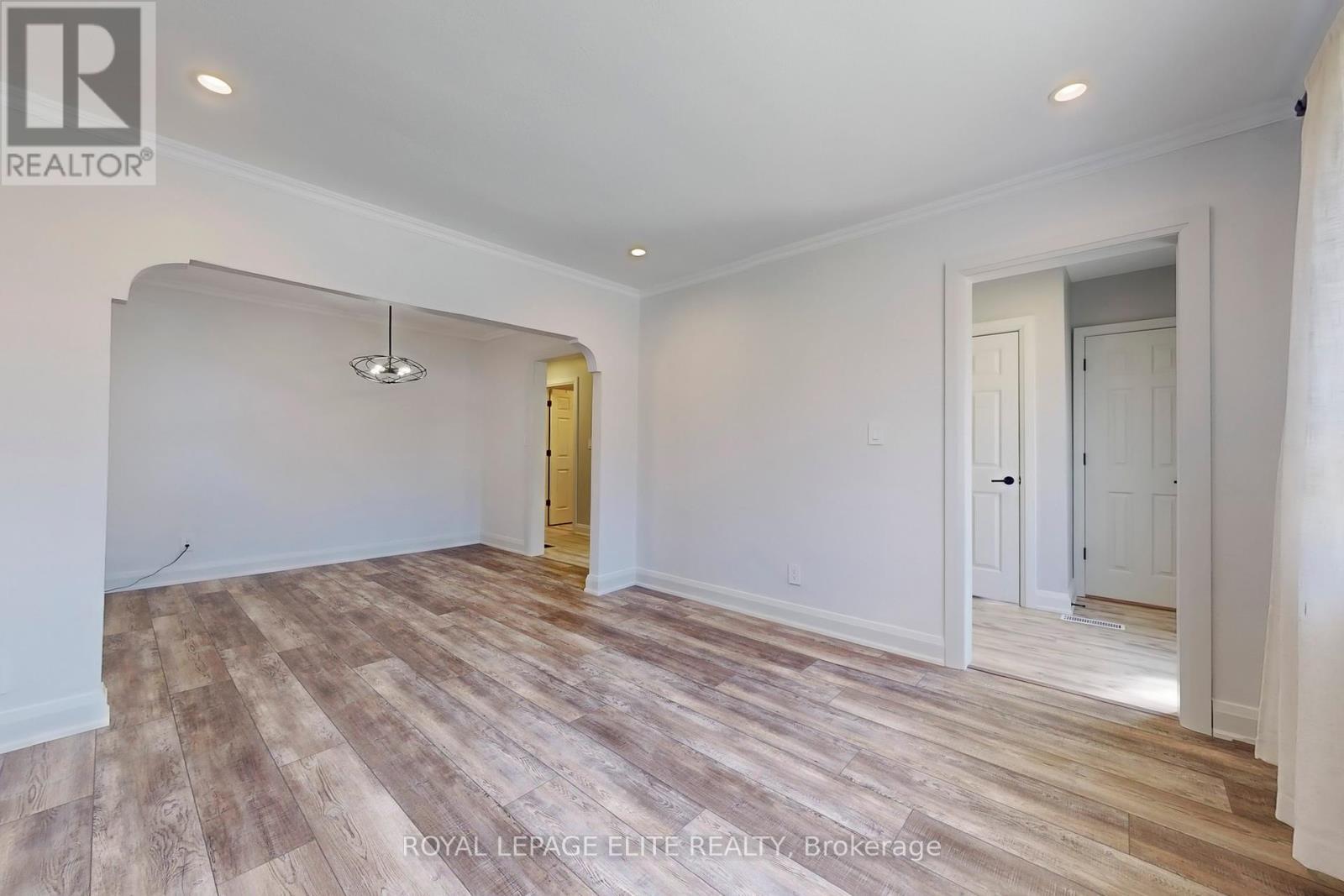 












15 STOCK AVENUE

,
Toronto,




Ontario
M8Z5C3

