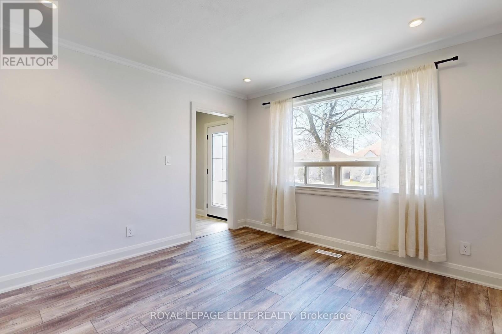 












15 STOCK AVENUE

,
Toronto,




Ontario
M8Z5C3

