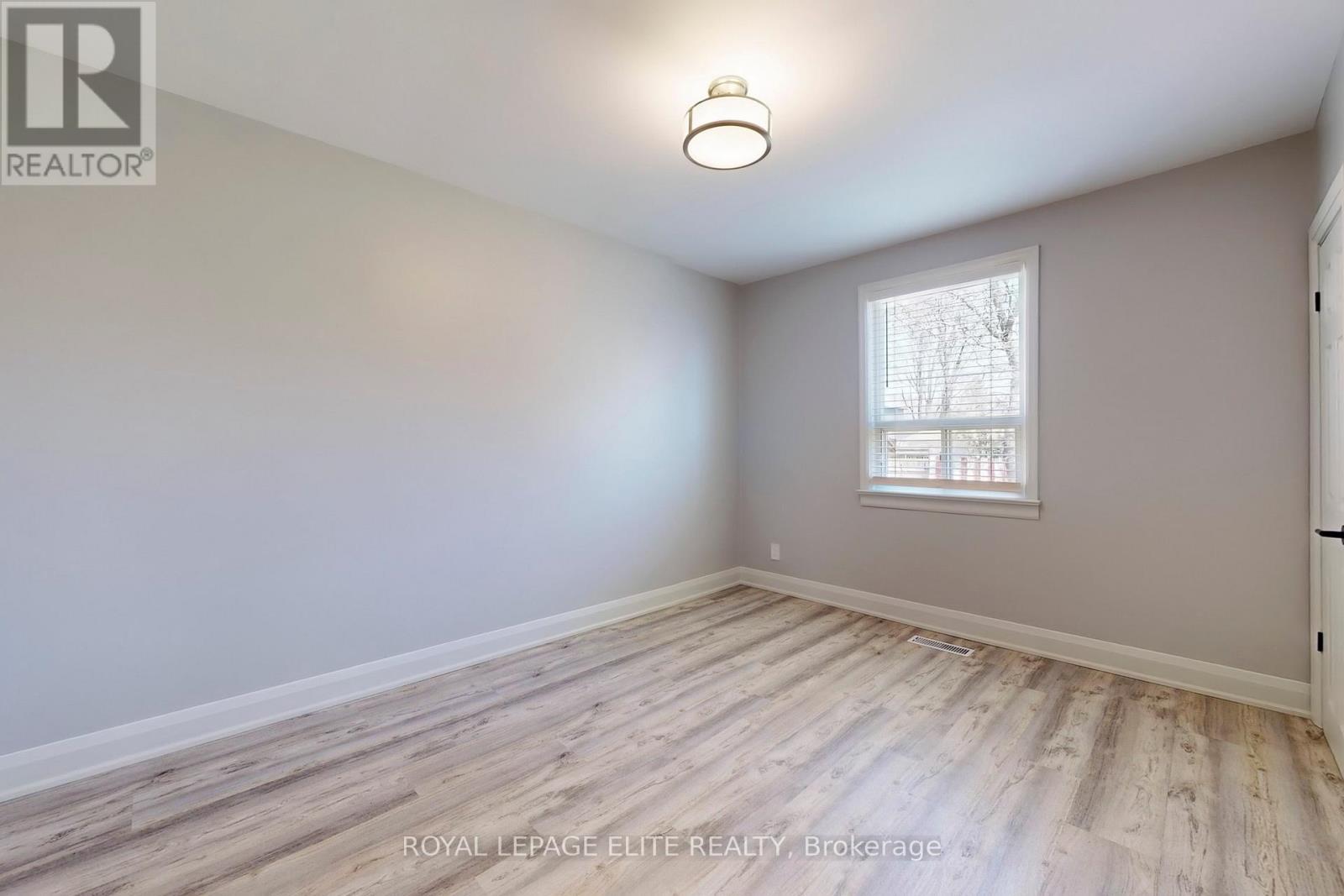 












15 STOCK AVENUE

,
Toronto,




Ontario
M8Z5C3

