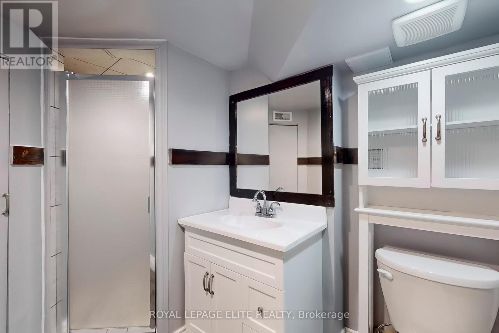 












15 STOCK AVENUE

,
Toronto,




Ontario
M8Z5C3

