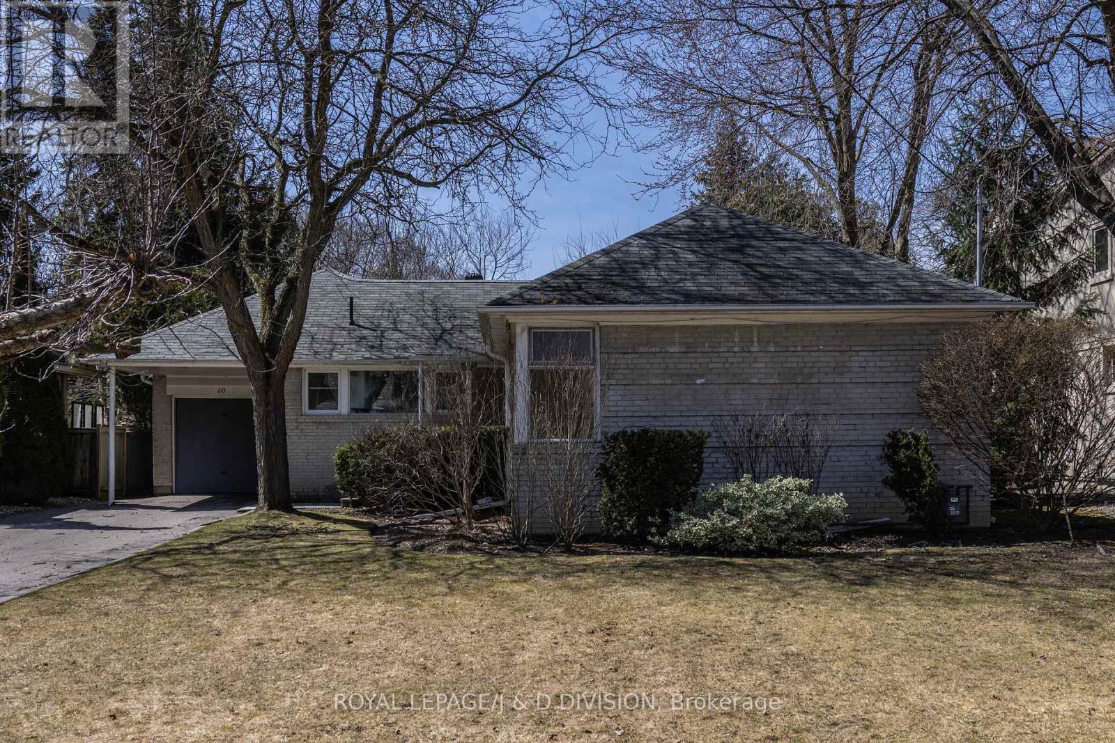 












10 CAMPBELL CRESCENT

,
Toronto,




Ontario
M2P1P2

