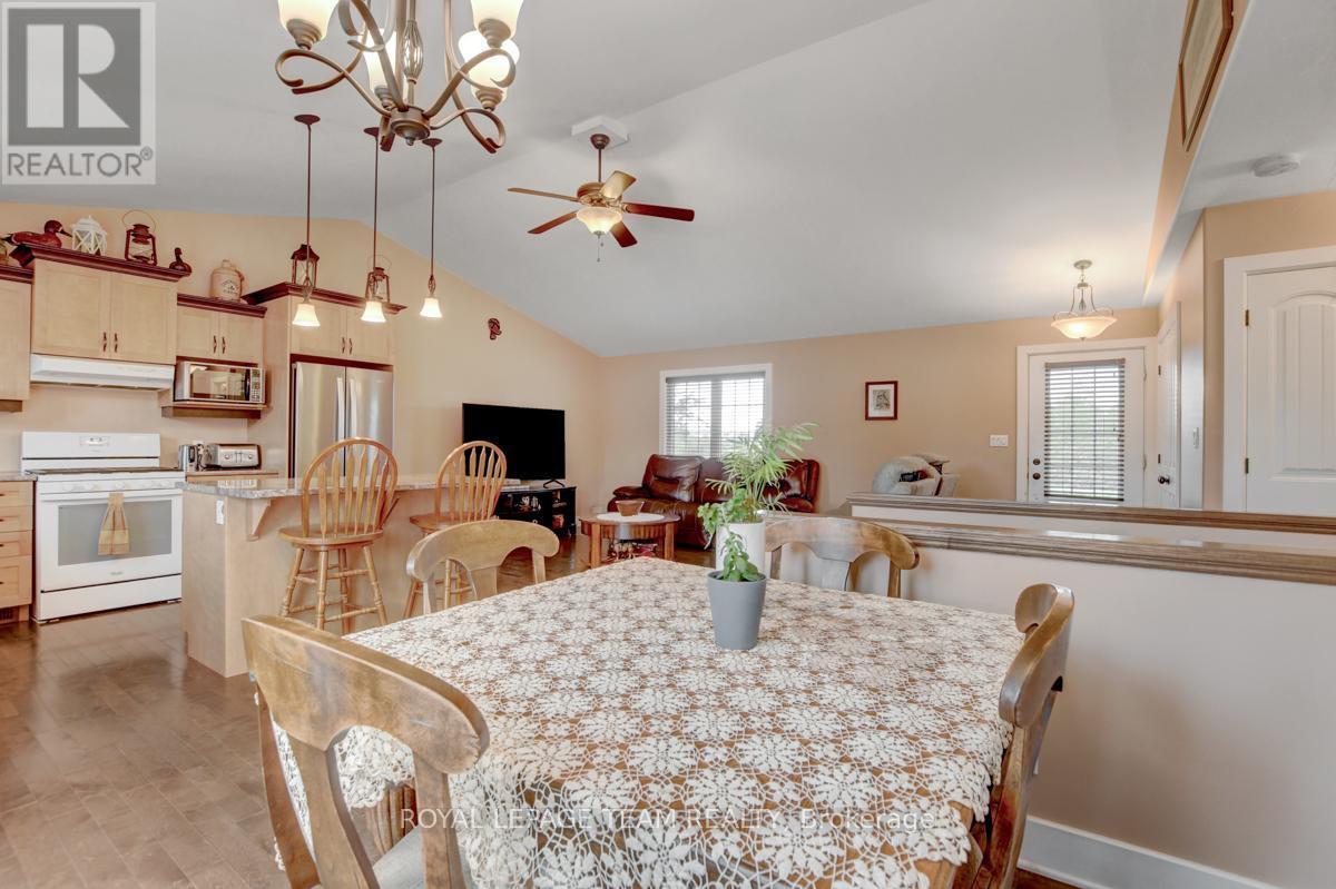 












831 BOLTON ROAD

,
North Grenville,




Ontario
K0G1N0

