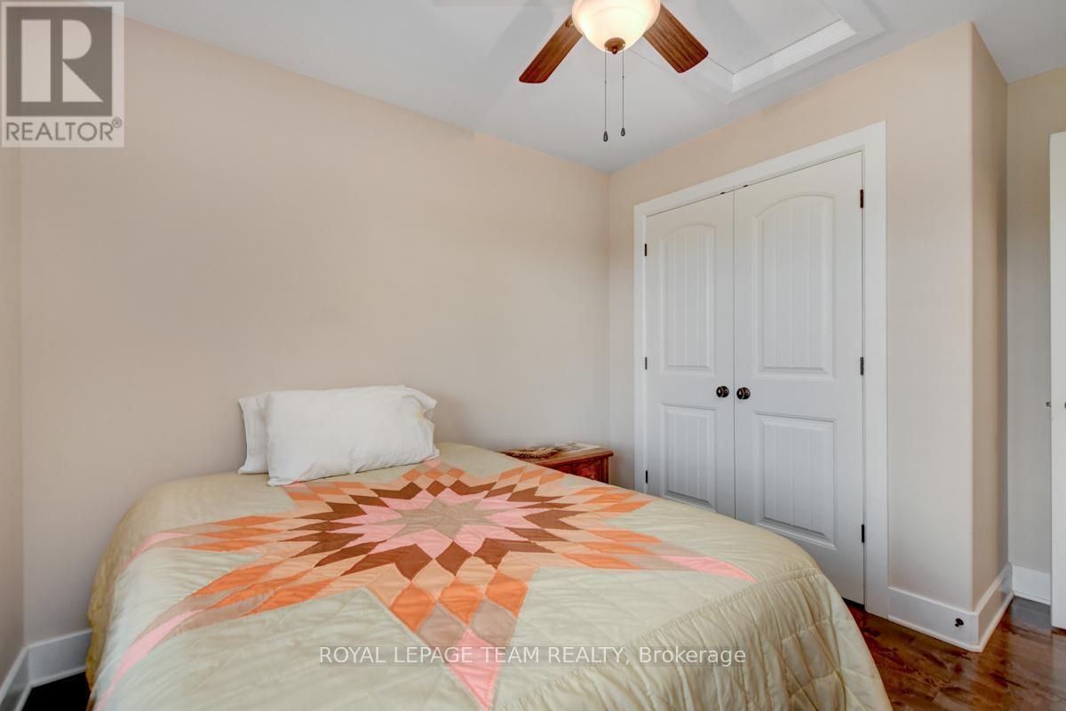 












831 BOLTON ROAD

,
North Grenville,




Ontario
K0G1N0


