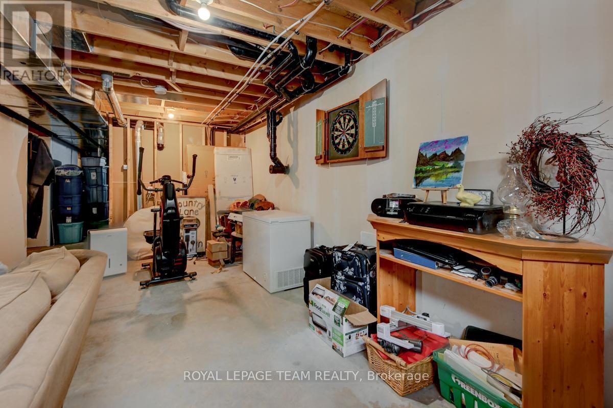 












831 BOLTON ROAD

,
North Grenville,




Ontario
K0G1N0

