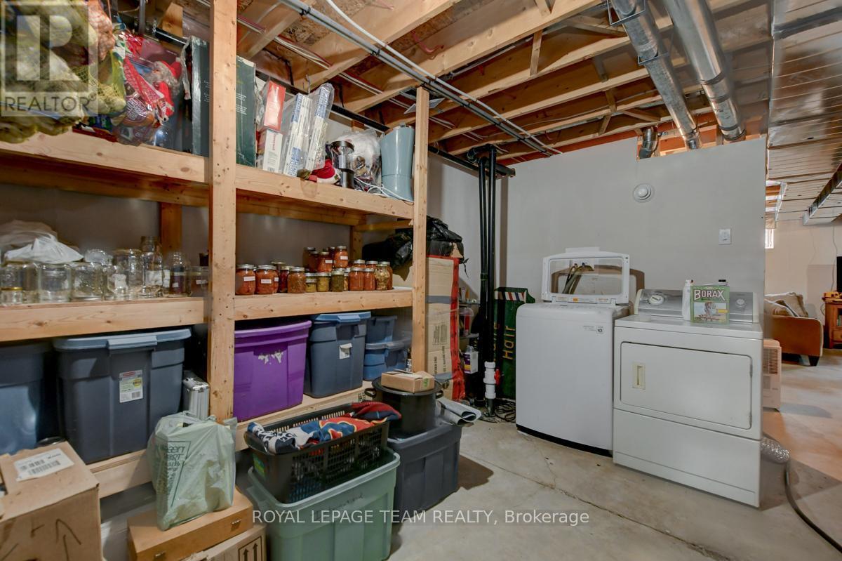 












831 BOLTON ROAD

,
North Grenville,




Ontario
K0G1N0

