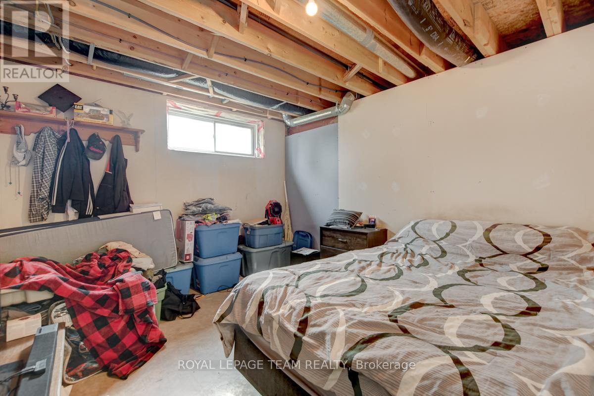 












831 BOLTON ROAD

,
North Grenville,




Ontario
K0G1N0

