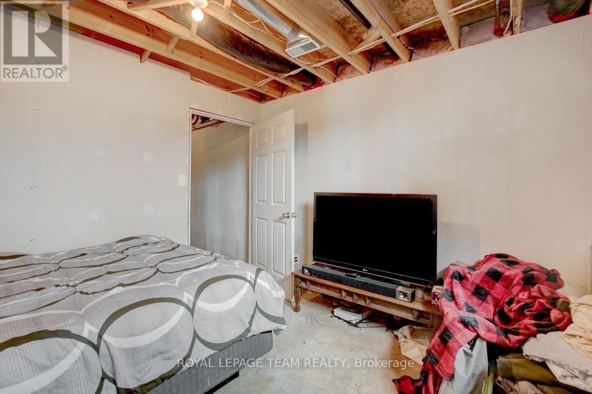 












831 BOLTON ROAD

,
North Grenville,




Ontario
K0G1N0

