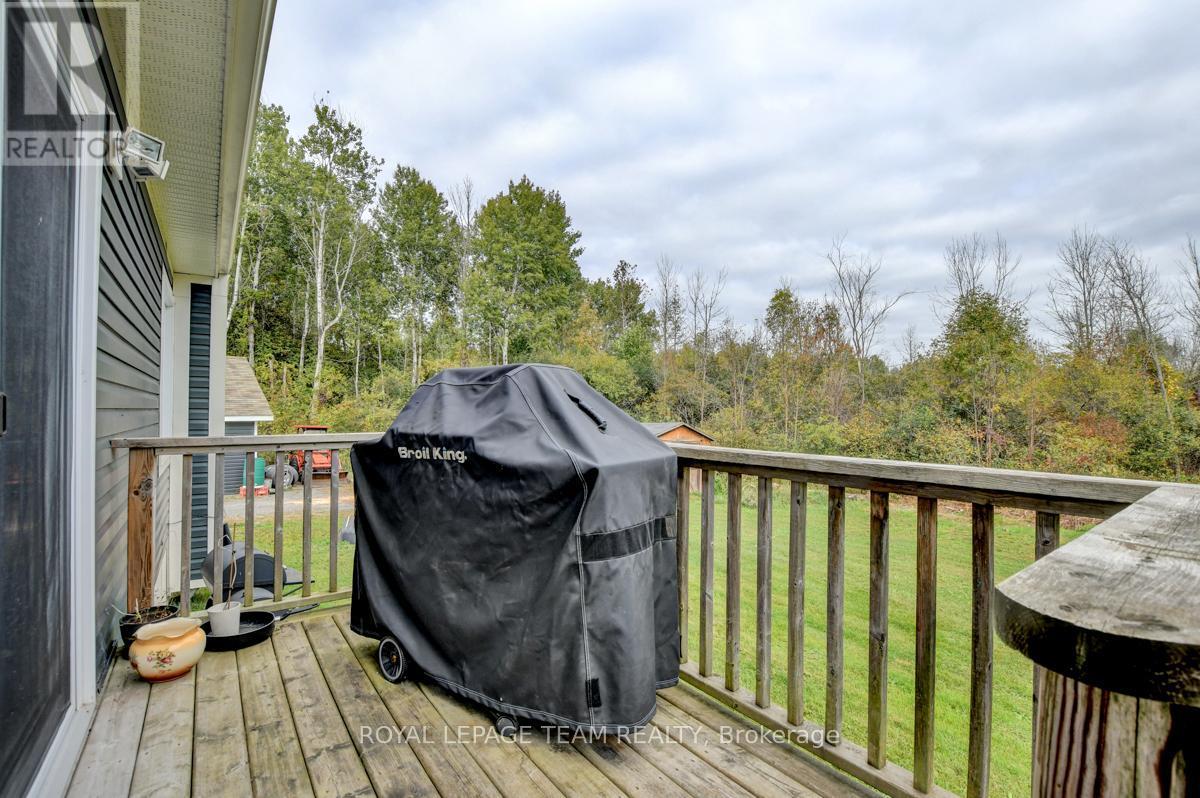 












831 BOLTON ROAD

,
North Grenville,




Ontario
K0G1N0

